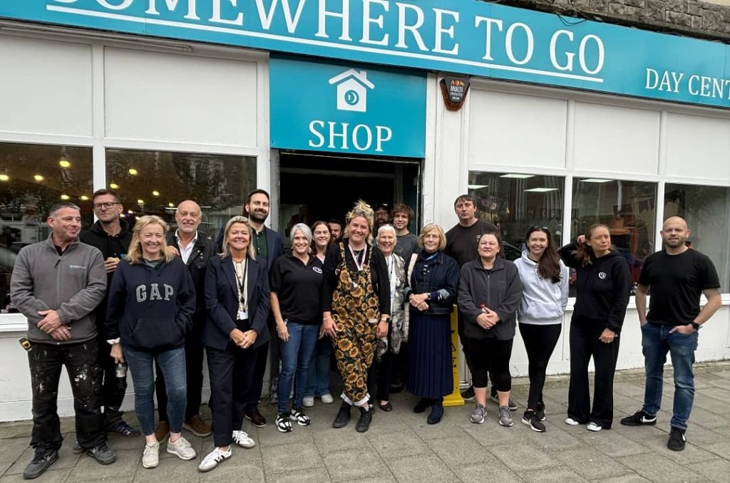 Andrew Scott with Somewhere To Go volunteers